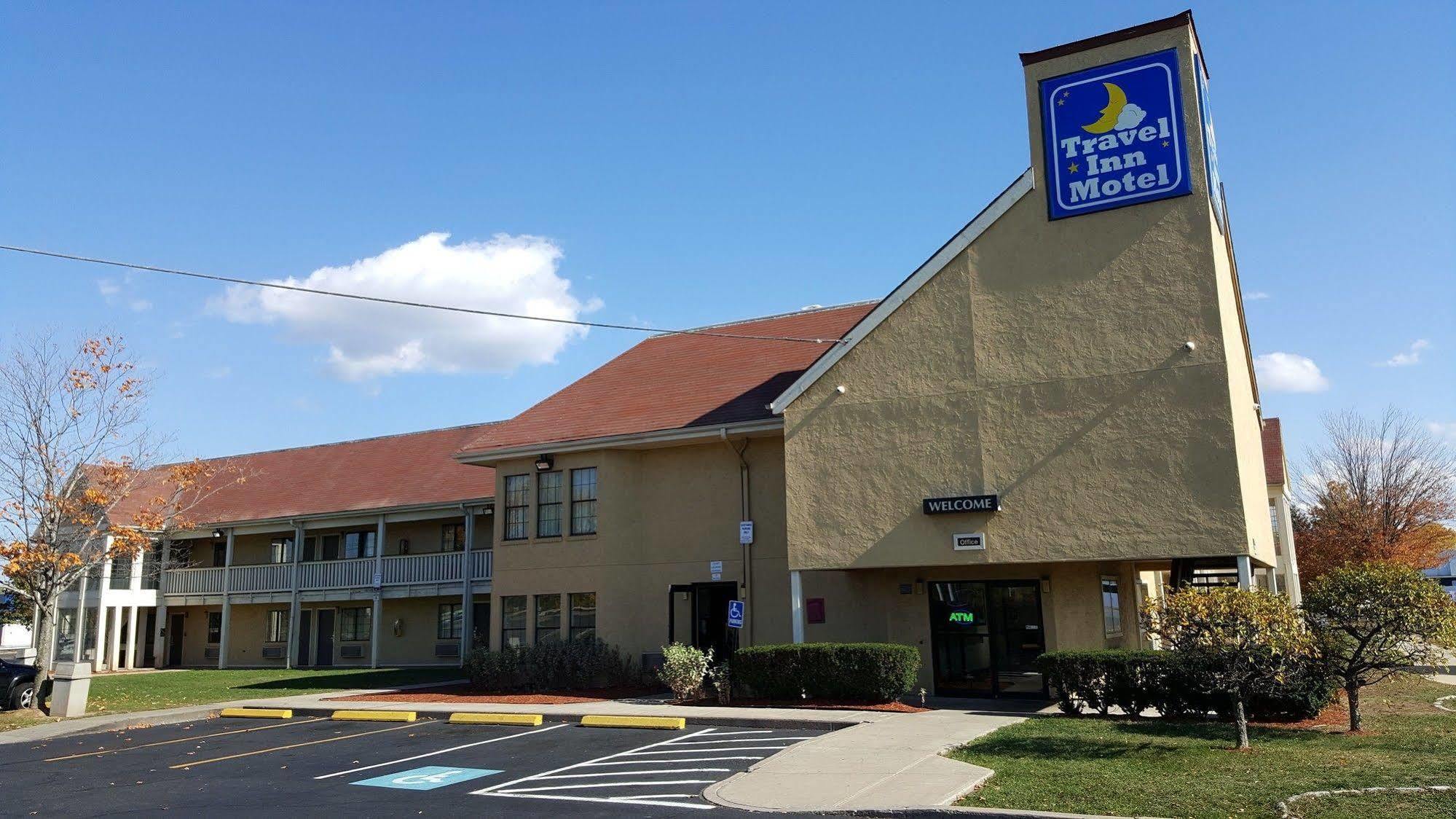 Travel Inn Motel Hartford Exterior photo